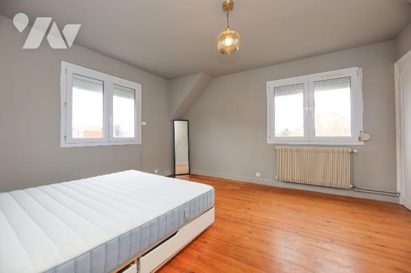 Villa rénovée de 211m² avec garage située dans le quartier QUENTOVIC proche plage et commerces