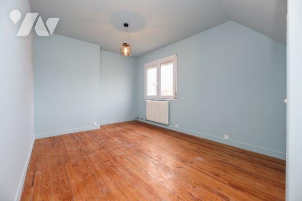 Villa rénovée de 211m² avec garage située dans le quartier QUENTOVIC proche plage et commerces