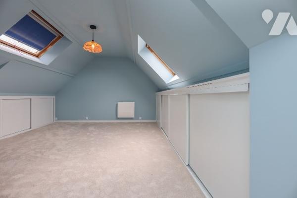 Villa rénovée de 211m² avec garage située dans le quartier QUENTOVIC proche plage et commerces