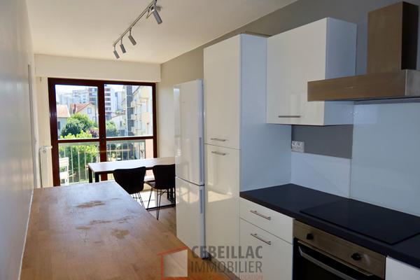 Dernier étage avec balcon et vue cathédrale - T5 de 100 m² avec garage
