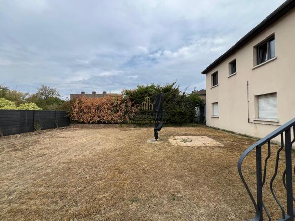 Mondelange – Maison 189 m² – Jardin, terrasse, double garage À Mondelange , Maison individuelle 189 m² sur un terrain d’environ 485 m² ,
