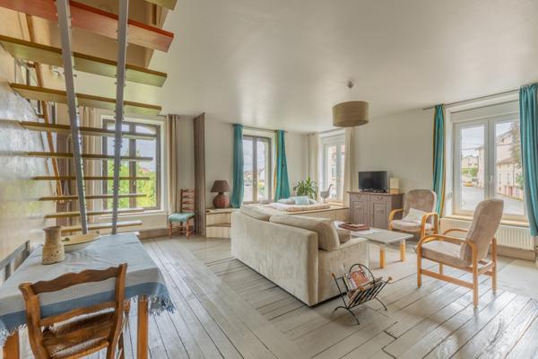 Ancien hôtel rénové avec gîtes à deux pas du lac de Pierre-Percée