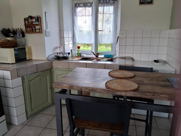 Belle maison en pierre apparente.  Idéale pour investissement. À venir visiter sans tarder !