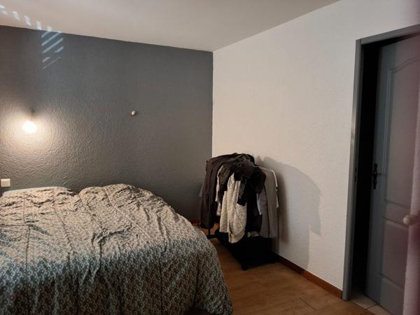 Belle maison en pierre apparente.  Idéale pour investissement. À venir visiter sans tarder !