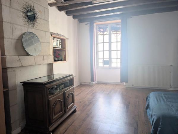 IMMEUBLE DE RAPPORT – CENTRE-VILLE BAUGÉ  – FORTE RENTABILITÉ POTENTIELLE