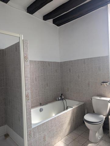 IMMEUBLE DE RAPPORT – CENTRE-VILLE BAUGÉ  – FORTE RENTABILITÉ POTENTIELLE