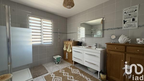 Maison 5 pièces de 144 m² à Bagnols-sur-Cèze (30200)