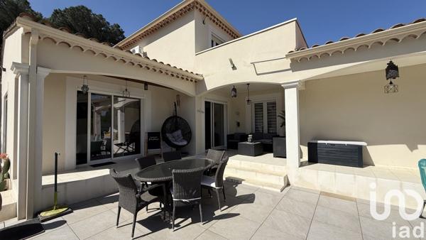 Maison 5 pièces de 144 m² à Bagnols-sur-Cèze (30200)