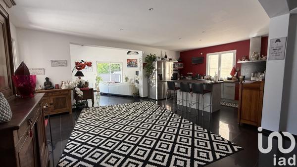 Maison 5 pièces de 144 m² à Bagnols-sur-Cèze (30200)