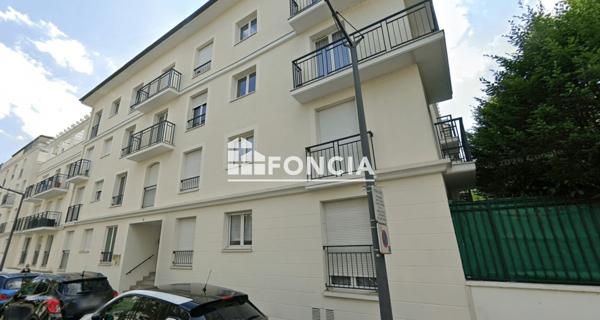 Location Studio 31.51 m² - Massy 91300