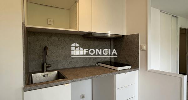 Location Studio 31.51 m² - Massy 91300