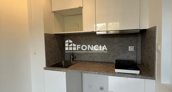 Location Studio 31.51 m² - Massy 91300