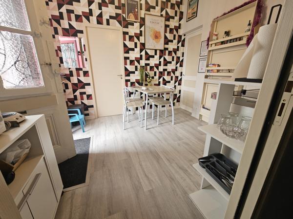 Maison  6 pièce(s)  4 chambre(s)  173 m²