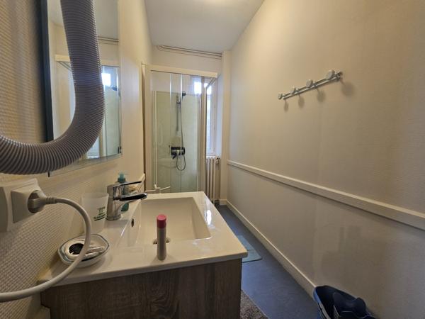 Maison  6 pièce(s)  4 chambre(s)  173 m²