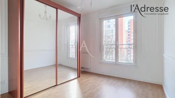 PUTEAUX/ MOULIN - BERGERES Appartement 3 pièces 57m² avec balcon et parking