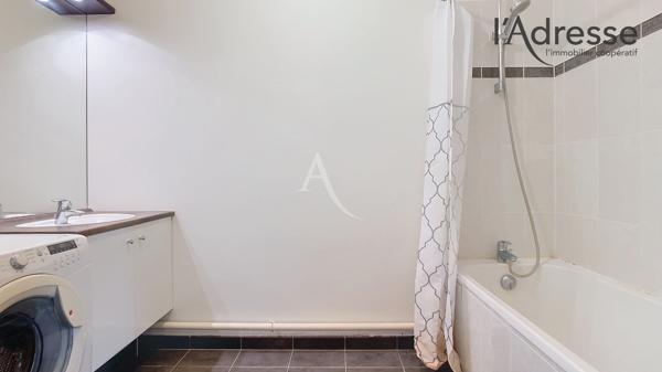 PUTEAUX/ MOULIN - BERGERES Appartement 3 pièces 57m² avec balcon et parking