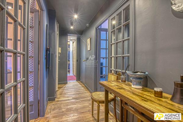 Versailles, Notre-Dame, appartement 5 pièces 105 m² carrez situé au premier étage d'un immeuble ancien €895 000 ** - Référence 27677