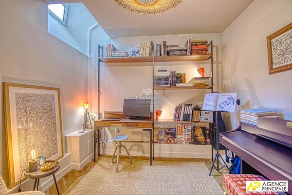 Versailles, Notre-Dame, appartement 5 pièces 105 m² carrez situé au premier étage d'un immeuble ancien €895 000 ** - Référence 27677