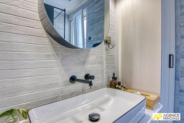 Versailles, Notre-Dame, appartement 5 pièces 105 m² carrez situé au premier étage d'un immeuble ancien €895 000 ** - Référence 27677