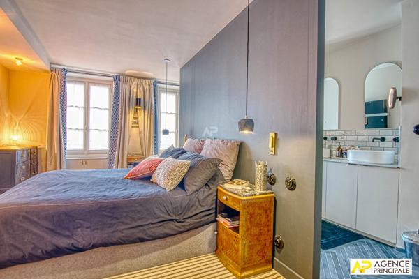 Versailles, Notre-Dame, appartement 5 pièces 105 m² carrez situé au premier étage d'un immeuble ancien €895 000 ** - Référence 27677