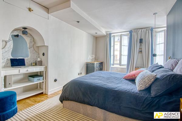 Versailles, Notre-Dame, appartement 5 pièces 105 m² carrez situé au premier étage d'un immeuble ancien €895 000 ** - Référence 27677