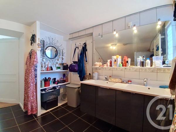 Appartement F5 à vendre  6 pièces - 145 m 2   VESOUL  - 70