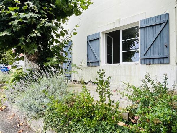 Immeuble à vendre |  Lesperon |  400 m²