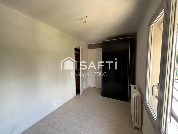 Maison semi mitoyenne avec garage - Beaux volumes !