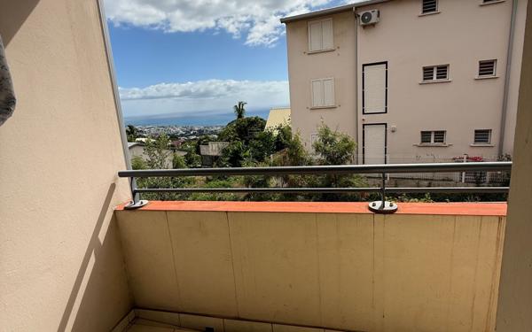 Appartement à vendre    1 pièce •  Saint-Denis