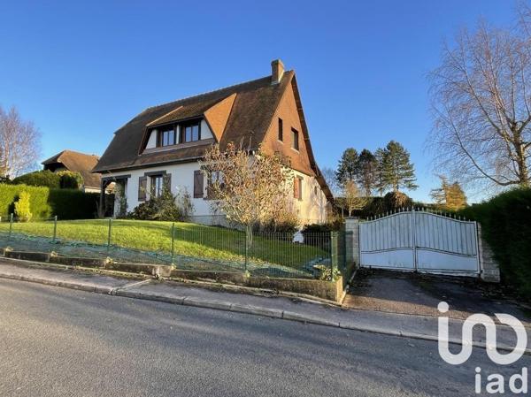 Maison traditionnelle 6 pièces de 120 m² à Foucarmont (76340)