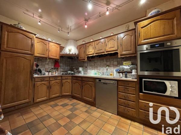 Maison traditionnelle 6 pièces de 120 m² à Foucarmont (76340)