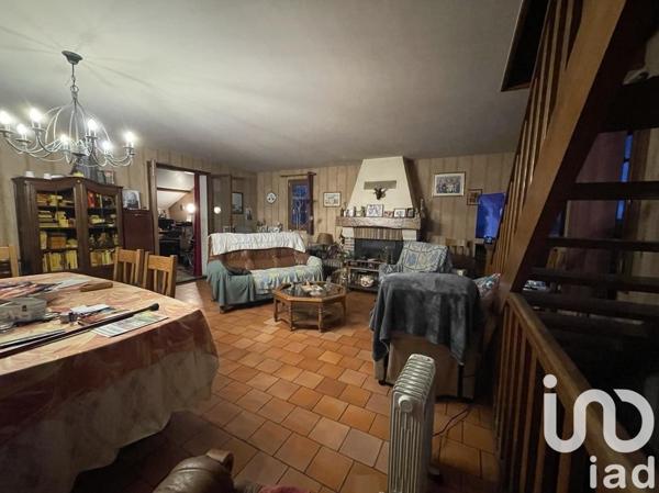 Maison traditionnelle 6 pièces de 120 m² à Foucarmont (76340)