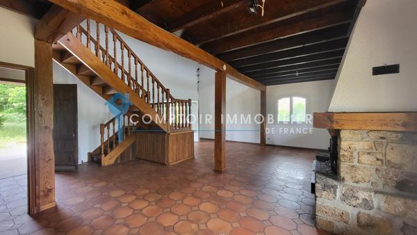 Villa
                                                                                                                                                                                                                                                                                                                        7 pièce(s)                                                                                                                                                                                                          6 chambre(s)                                                                                                                                                                                                          218  m²