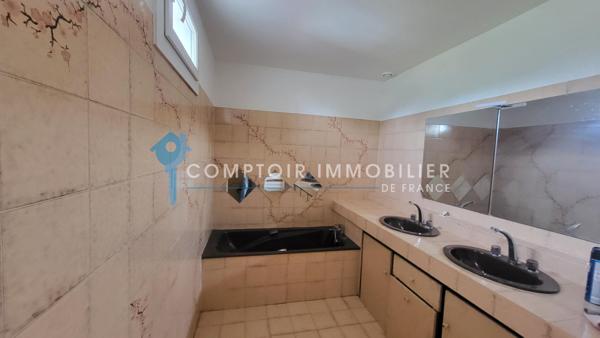 Villa
                                                                                                                                                                                                                                                                                                                        7 pièce(s)                                                                                                                                                                                                          6 chambre(s)                                                                                                                                                                                                          218  m²