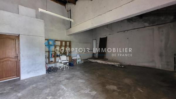 Villa
                                                                                                                                                                                                                                                                                                                        7 pièce(s)                                                                                                                                                                                                          6 chambre(s)                                                                                                                                                                                                          218  m²