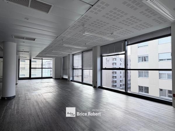 Bureaux à louer lumineux en location à Lyon 6ème avec accès transports