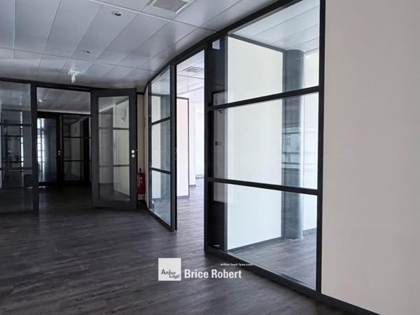 Bureaux à louer lumineux en location à Lyon 6ème avec accès transports