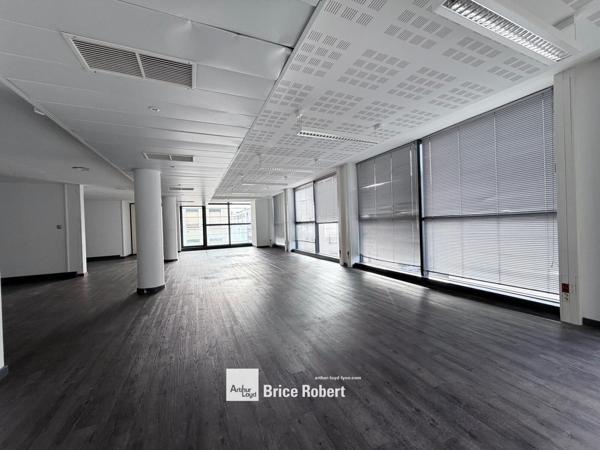 Bureaux à louer lumineux en location à Lyon 6ème avec accès transports