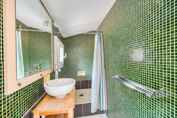 PROPRIETE UNIQUE PLEINE VUE MER AVEC ACCES DIRECT A LA PLAGE A VAUX SUR MER