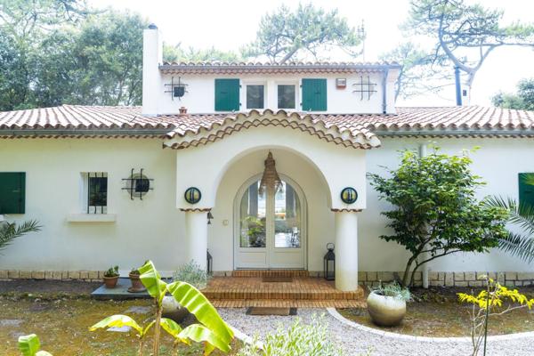 PROPRIETE UNIQUE PLEINE VUE MER AVEC ACCES DIRECT A LA PLAGE A VAUX SUR MER