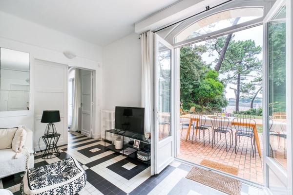 PROPRIETE UNIQUE PLEINE VUE MER AVEC ACCES DIRECT A LA PLAGE A VAUX SUR MER