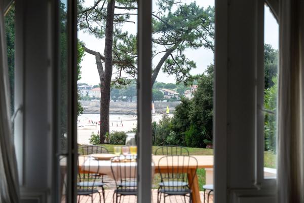 PROPRIETE UNIQUE PLEINE VUE MER AVEC ACCES DIRECT A LA PLAGE A VAUX SUR MER