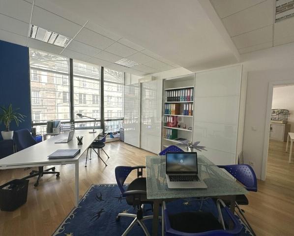 BUREAUX à LOUER de 390 m²