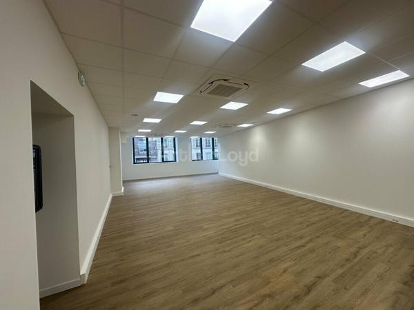 BUREAUX à LOUER de 390 m²