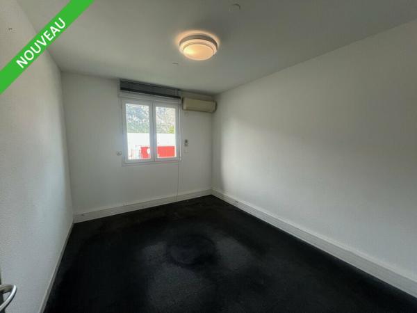 Bureaux à vendre à Guilherand-Granges avec garage et parkings privatifs