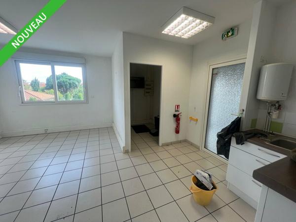 Bureaux à vendre à Guilherand-Granges avec garage et parkings privatifs