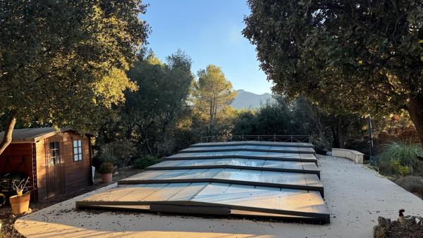 Peyrolles-en-Provence - Maison T5 de 135 m² avec piscine et vue sur le Luberon