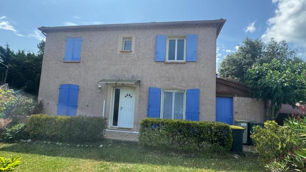 Peyrolles-en-Provence - Maison T5 de 135 m² avec piscine et vue sur le Luberon