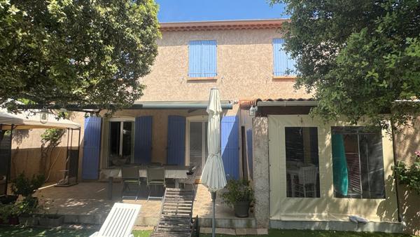 Peyrolles-en-Provence - Maison T5 de 135 m² avec piscine et vue sur le Luberon