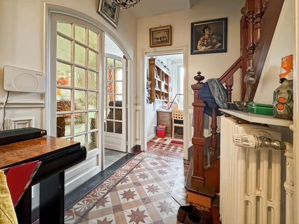 Maison de Prestige à Vendre à Rosny-sous-Bois